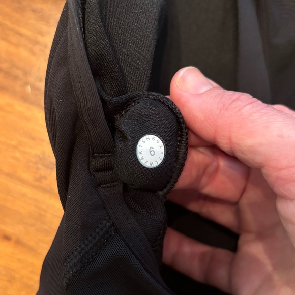 Lululemon Black Mesh High Neck Strappy Racerback Sports Bra Black Size 6 NWOT - Picture 3 of 3